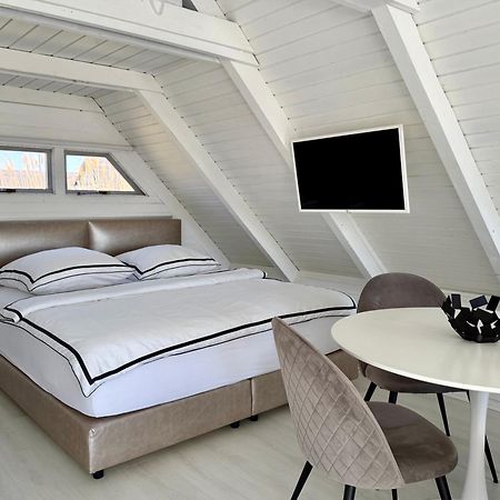 Seehuette Neusiedlersee - Strandhaus, Elektroboot Inklusive Rust Bagian luar foto